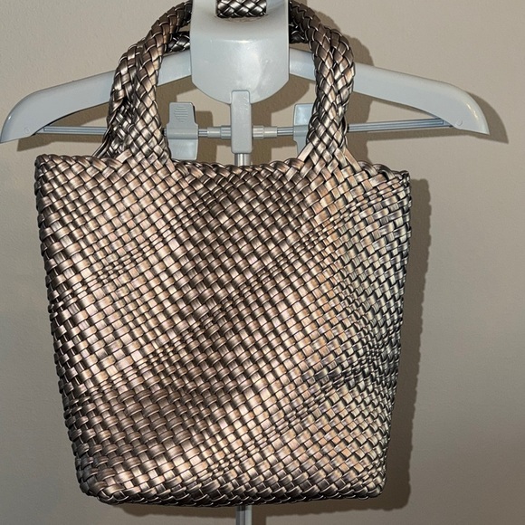 Chic Metallic Woven Tote Bag - Picture 2 of 5